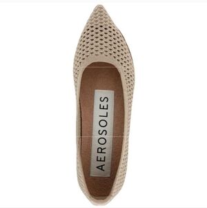 Aerosoles Pointed Toe Cream Flats Size 10